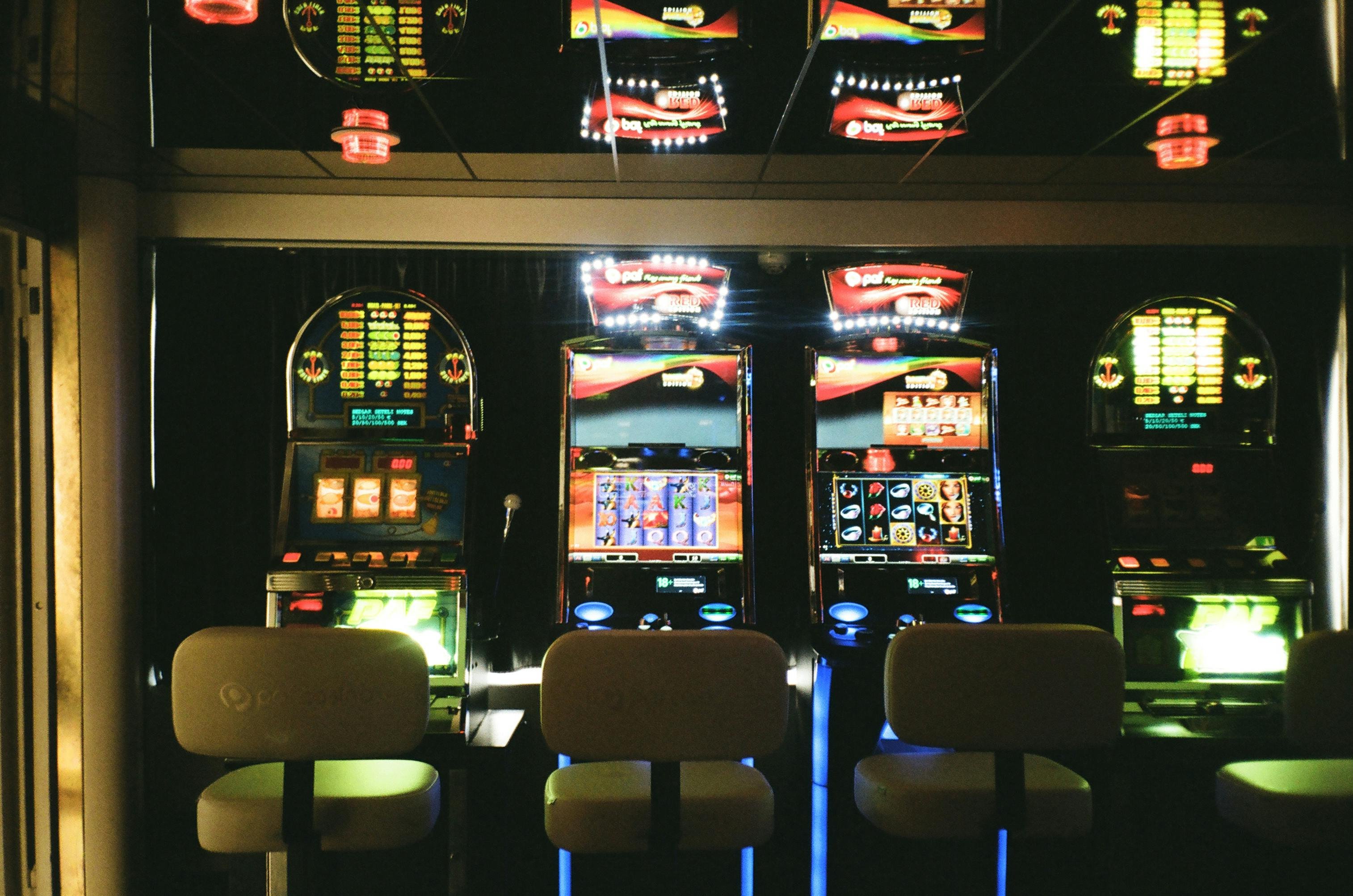 896a Live Casino fitur streaming HD dealer profesional antarmuka mobile responsif meja interaktif